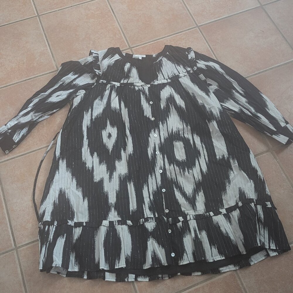 Black and white dress